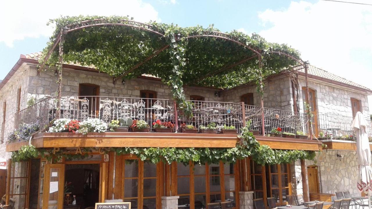 Ras Trebinje Stari Grad Bed & Breakfast Luaran gambar